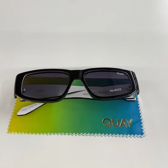 - Quay No Envy Black White Smoke Polarised - Picture 5 of 8